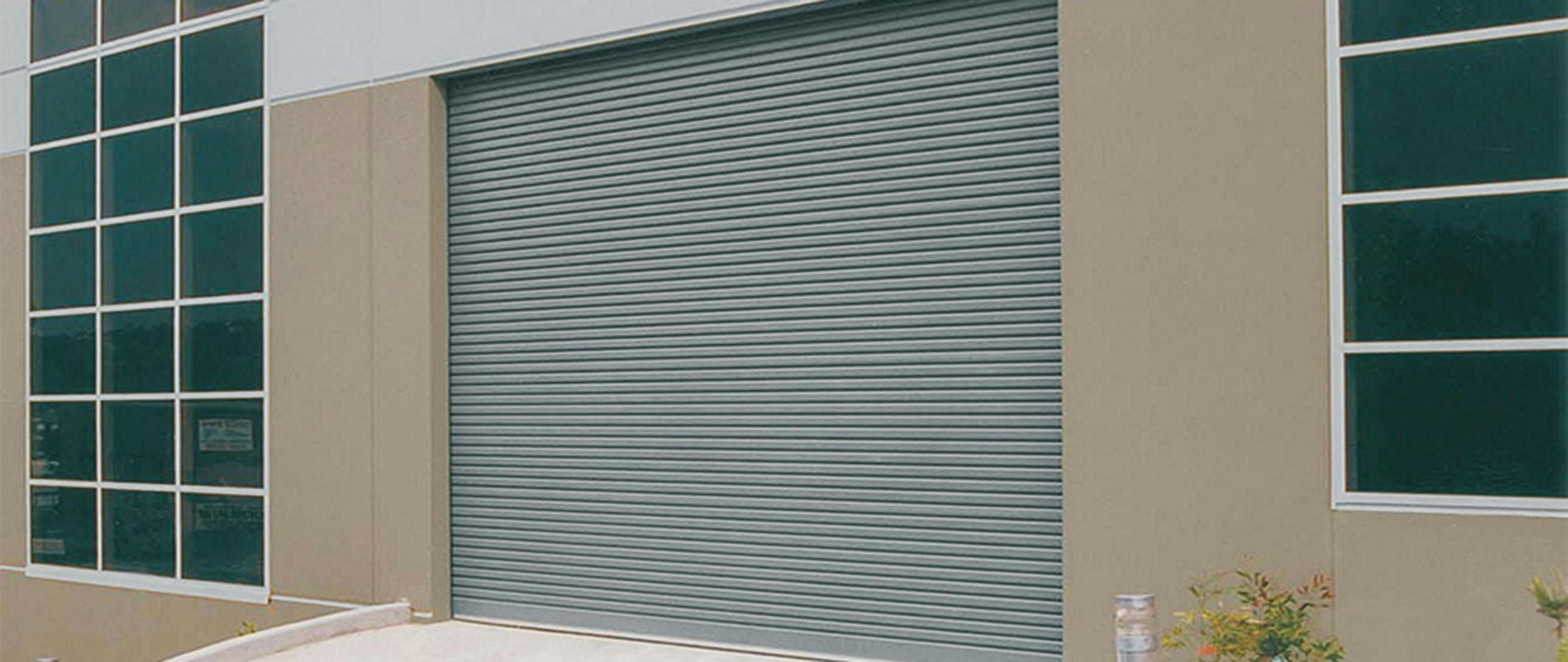 roll-a-door-series-2-industrial-warehouse-garage-door-zincalume